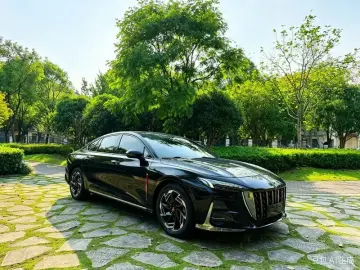 2023 Hongqi H6 с пробегом 15 000 км