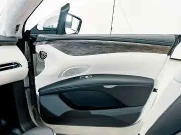 2024 IM Motors (Zhiji) LS7 с пробегом 100 км