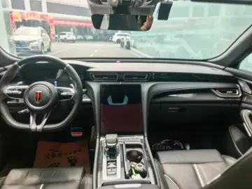2023 Hongqi H6 с пробегом 40 000 км