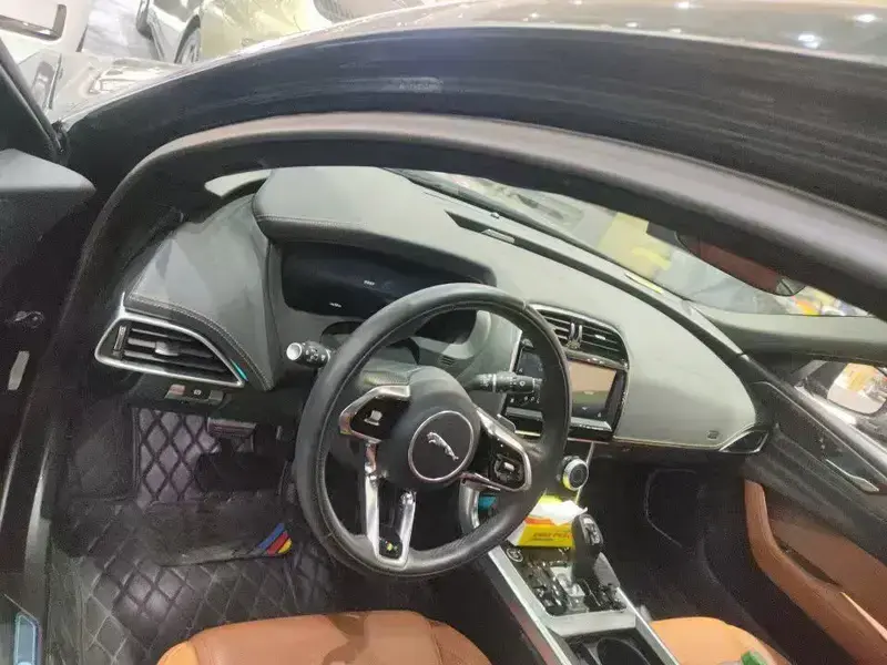2023 Jaguar XE с пробегом 44 000 км