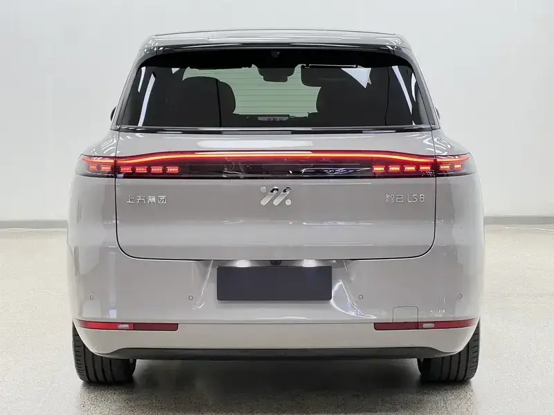 2026 IM Motors (Zhiji) LS8 с пробегом 2 000 км