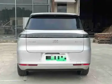 2026 IM Motors (Zhiji) LS8 с пробегом 8 000 км