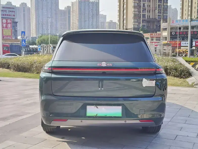 2024 Li Auto (Lixiang) L8 с пробегом 73 000 км